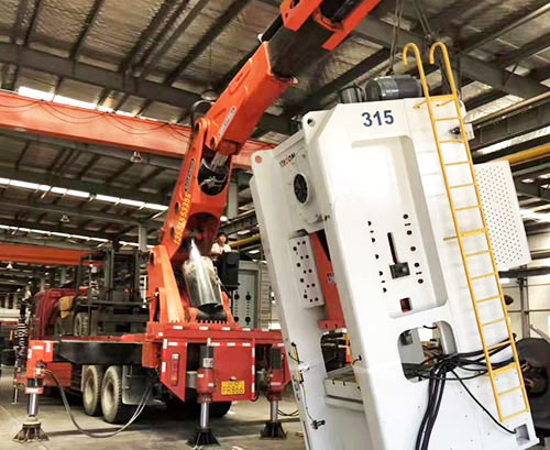 宁陵附近随车吊出租，轻松解决运输难题